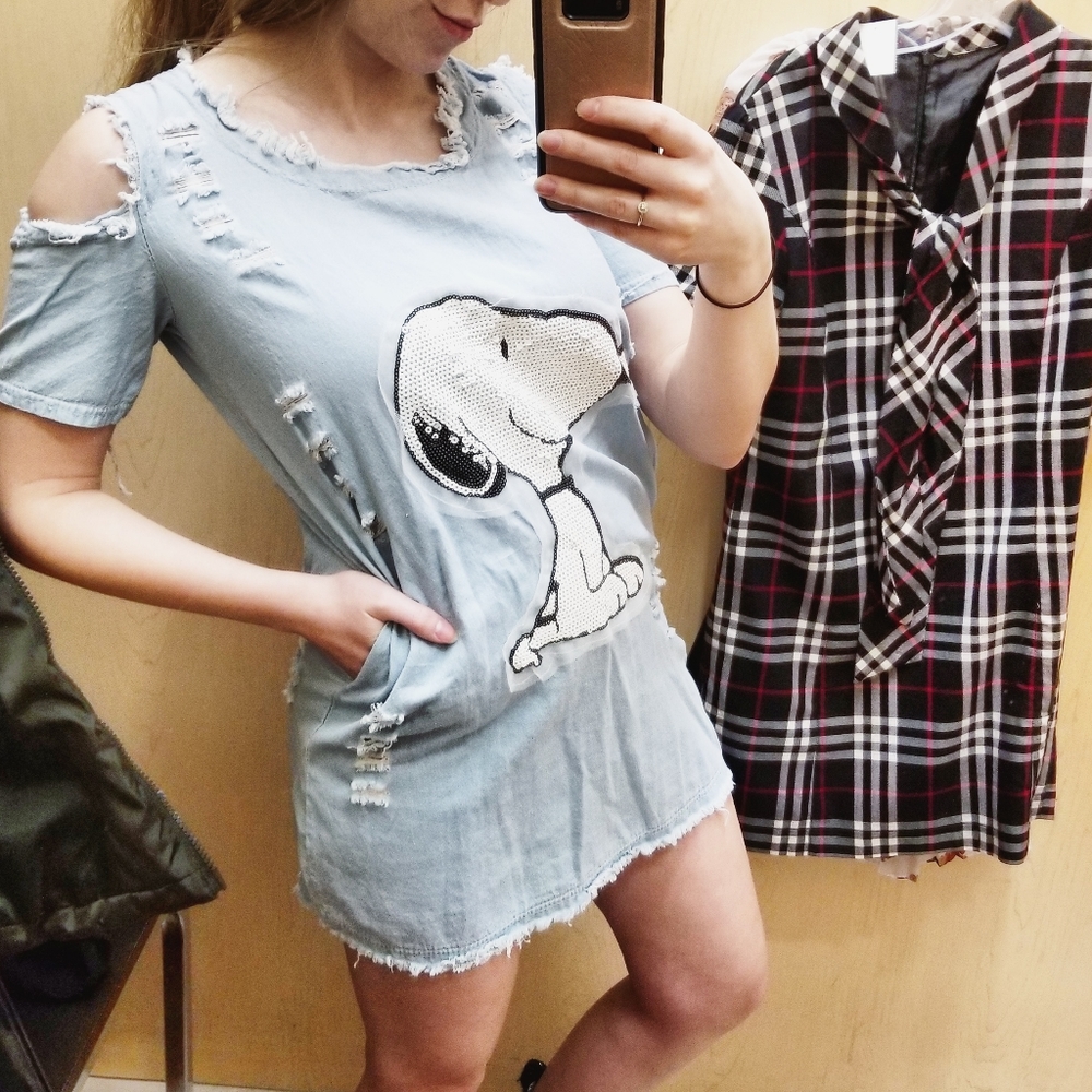 Rare snoopy denim dress small w pockets